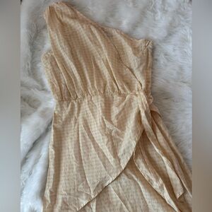 Missguided Beige One-Shoulder Dress